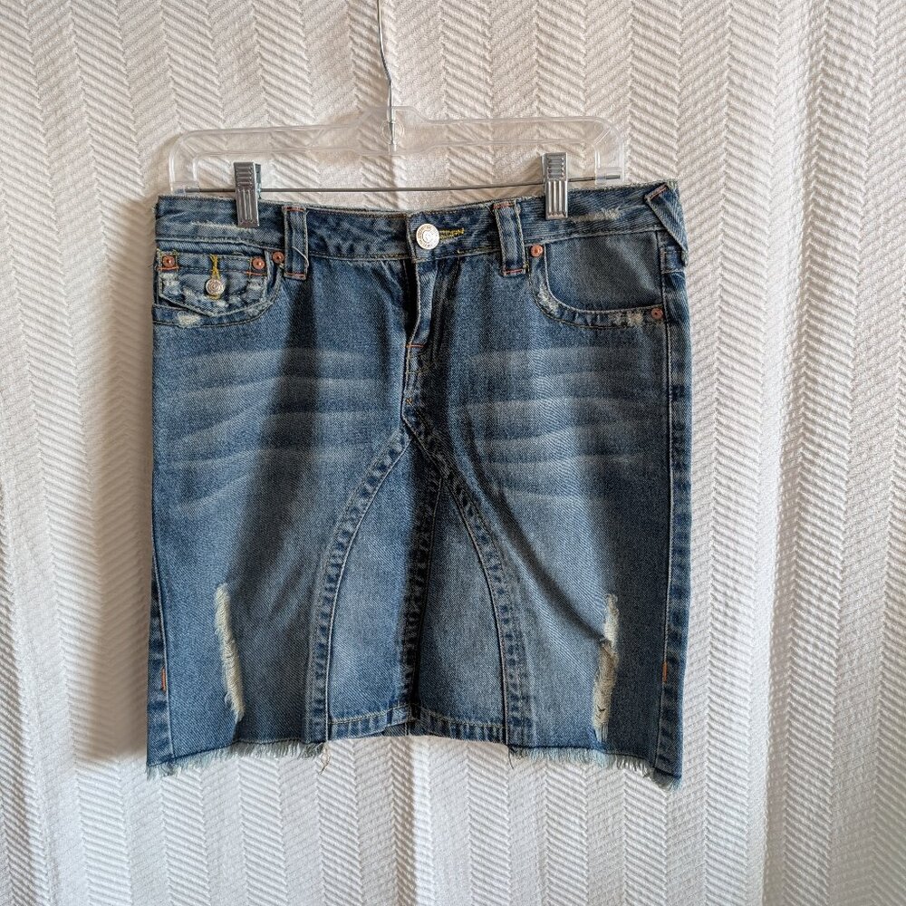 True Religion Joey Distressed Denim Mini Skirt Size 29 Low rise Y2K Festival